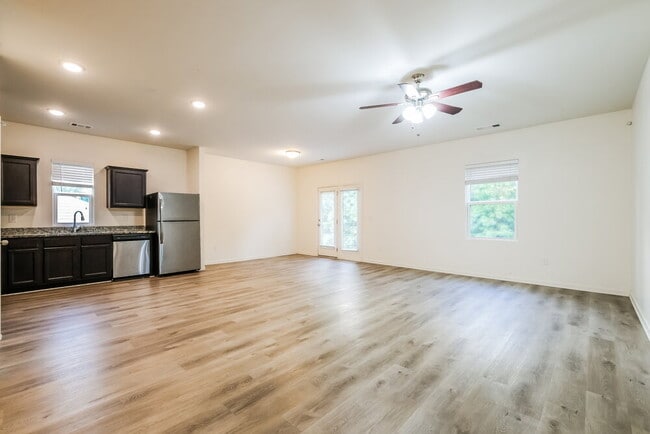 Building Photo - 7261 Lacey Dr