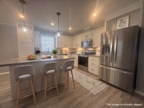 Building Photo - 602 Choo Choo Ln