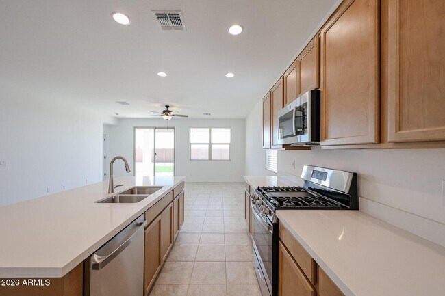 Foto del edificio - 26125 N 170th Ave