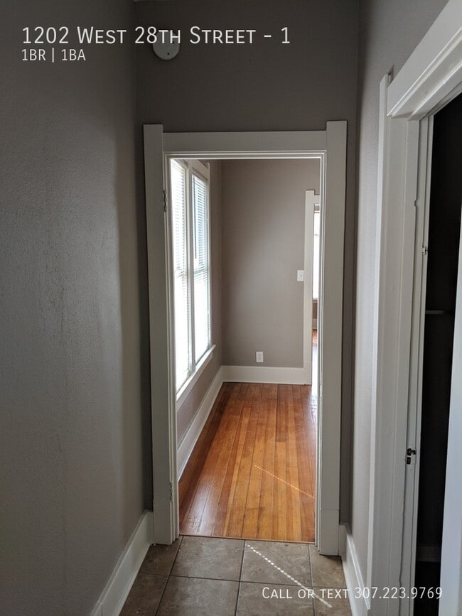 Building Photo - 1202 W 28th St