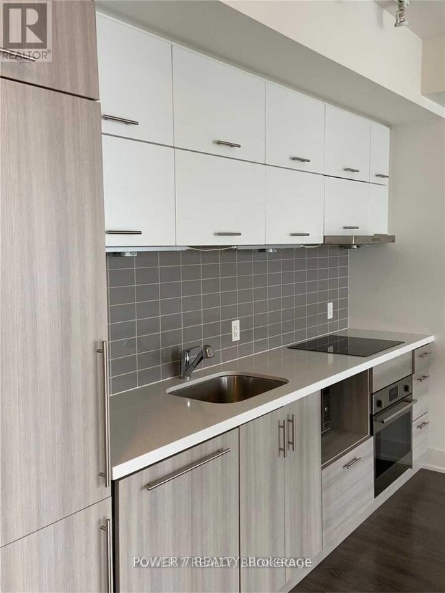 Photo du bâtiment - 8081-8081 Birchmount Rd