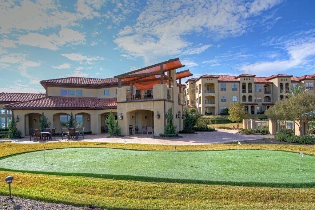 Foto del edificio - 17040 W Farm To Market 1097