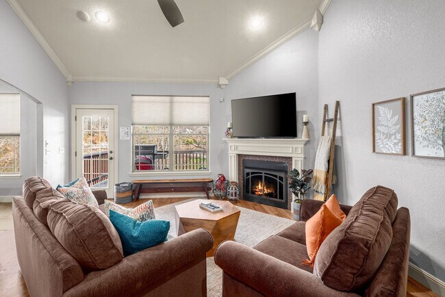 Building Photo - 30 Rutland Dr