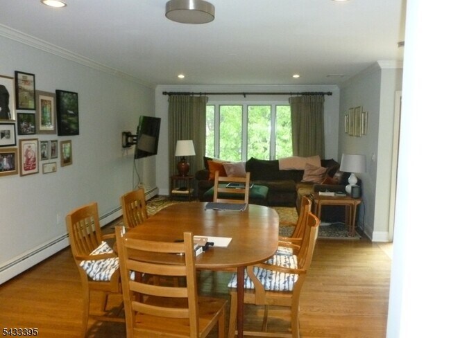 Building Photo - 48 Woodmont Rd