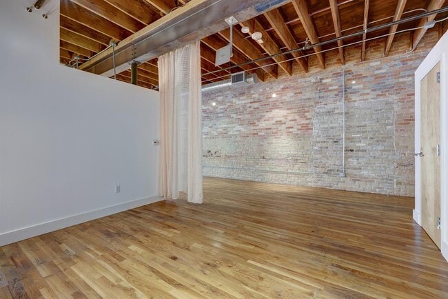 Foto del edificio - 411 Brazos St