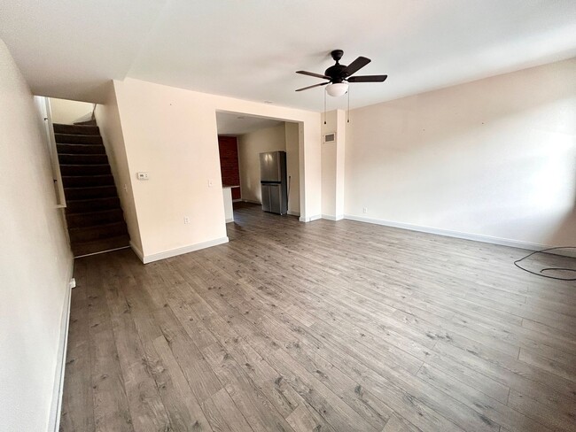 Building Photo - Charming 3 Bedroom Lancaster Home with Yard and Laundry Hookups!