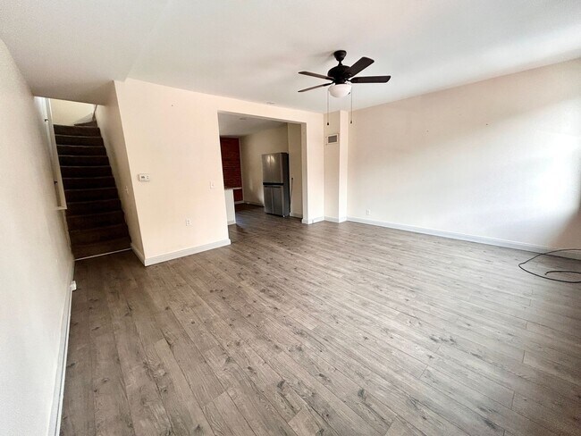 Foto del edificio - Charming 3 Bedroom Lancaster Home with Yard and Laundry Hookups!