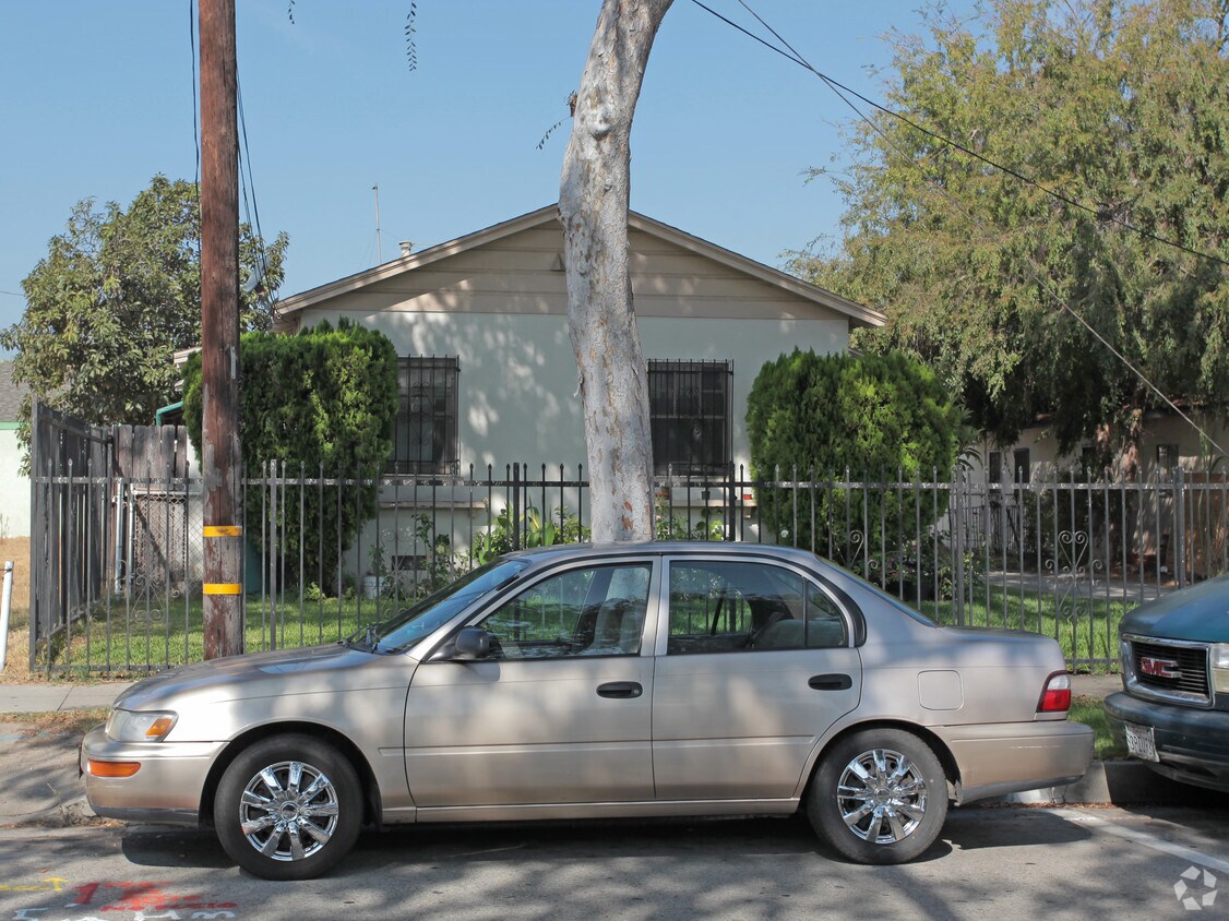 Building Photo - 6715-6717 Otis Ave