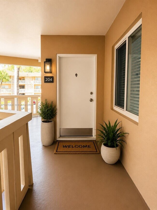 Foto del edificio - 7430 Miami Lakes Dr
