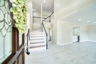 Building Photo - 619 Green Belt Dr