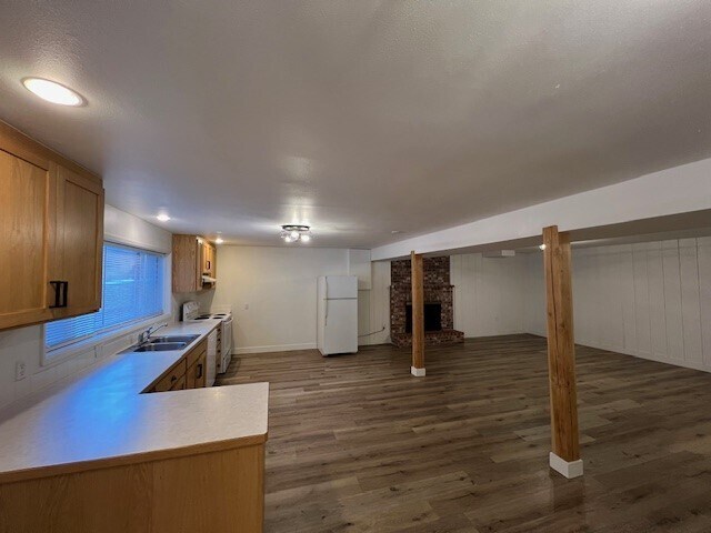 Foto del edificio - 1185 E Grover St