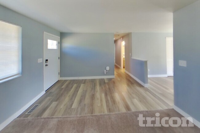 Foto del edificio - 342 Tacoma Blvd