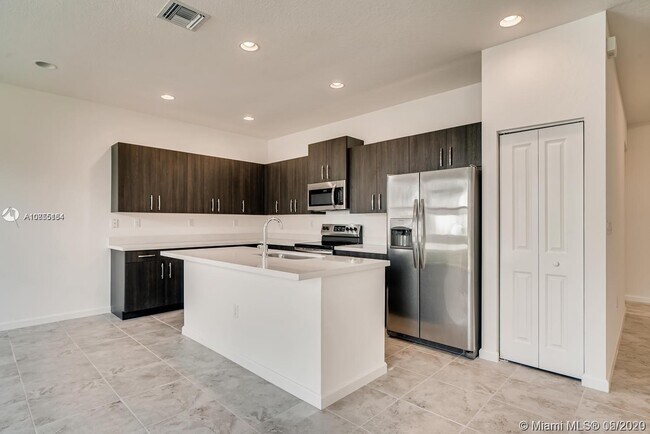 Building Photo - 30701 SW 193rd Ct