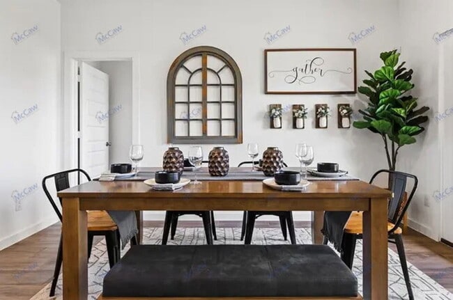 Foto del edificio - 2820 Fox Trail Ln