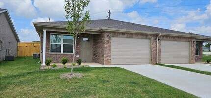 Building Photo - 6813 NW Toby St