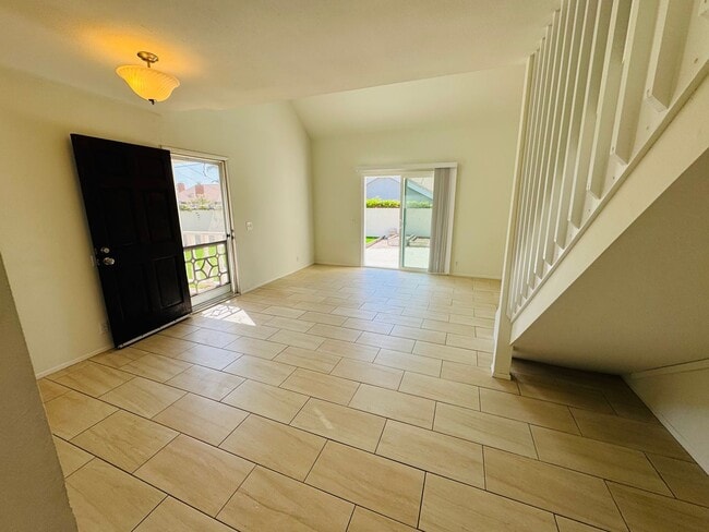 Building Photo - Your Dream Retreat Awaits in Nantucket Vil...