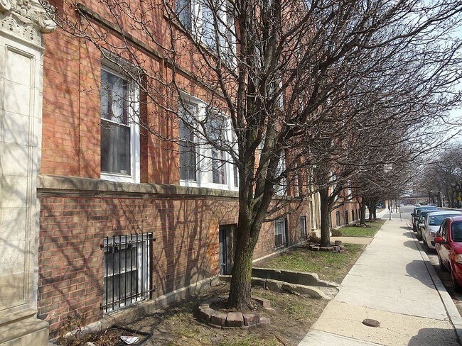 Building Photo - 120 E. 49th St, #207