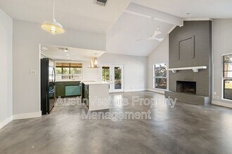 Building Photo - 2025 Monarch Dr