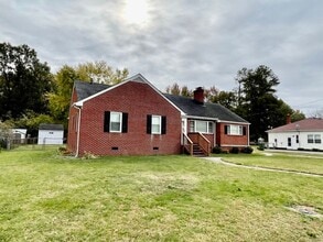 Building Photo - 1109 Smithfield Ave
