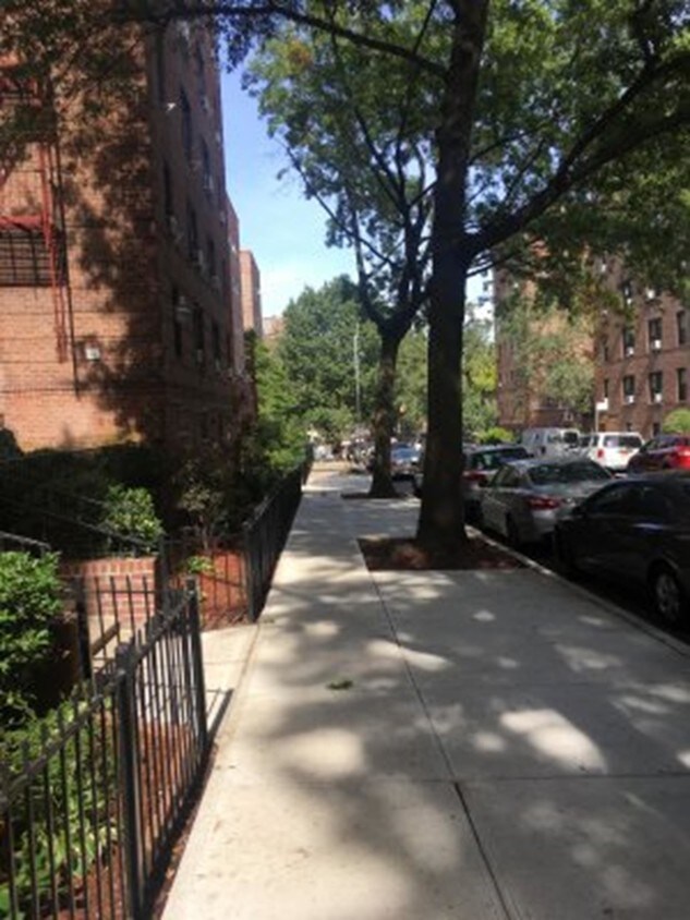 Primary Photo - 34-34 77th Street