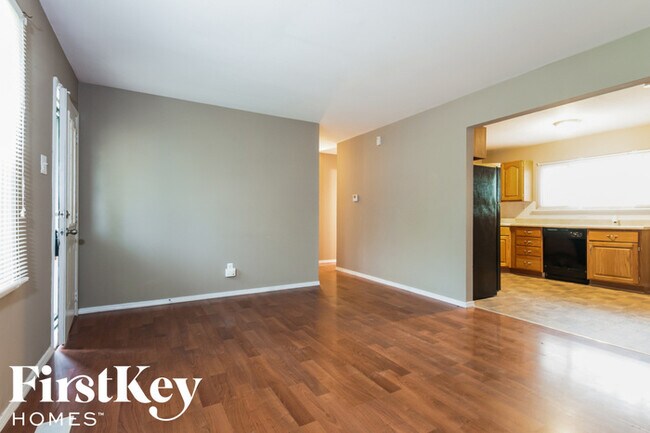 Foto del edificio - 5180 Carey Ln