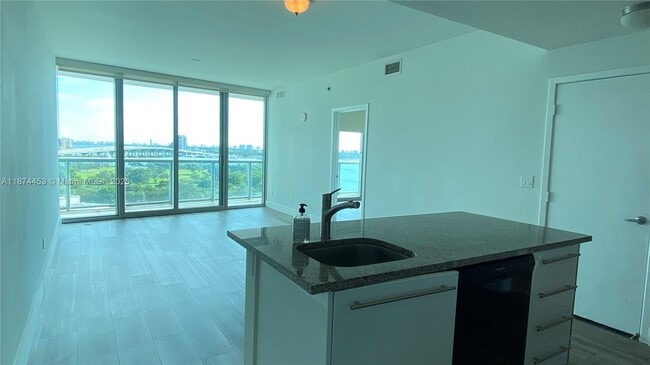 Foto del edificio - 888 Biscayne Blvd