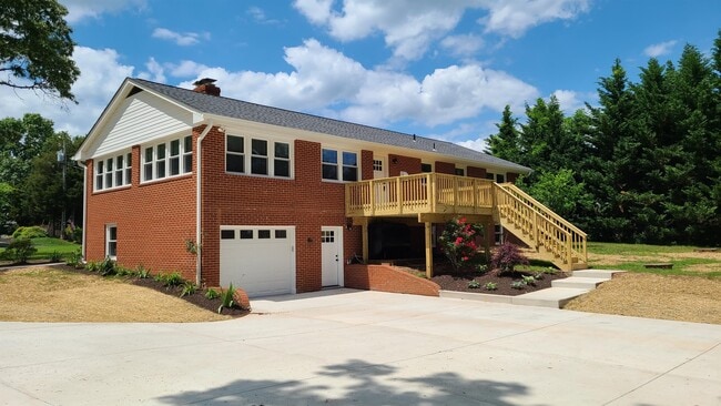 Photo - 7 Cedar Dr House