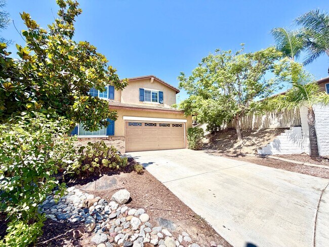 Foto del edificio - Spacious 5 Bedroom Redhawk Home with LARGE Loft & Backyard in Prime Location