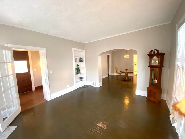 Foto del edificio - 612 E Chestnut St