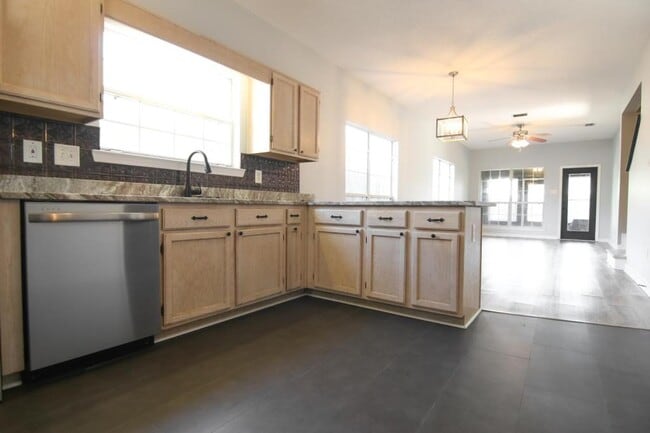 Building Photo - 7943 Audubon Dr