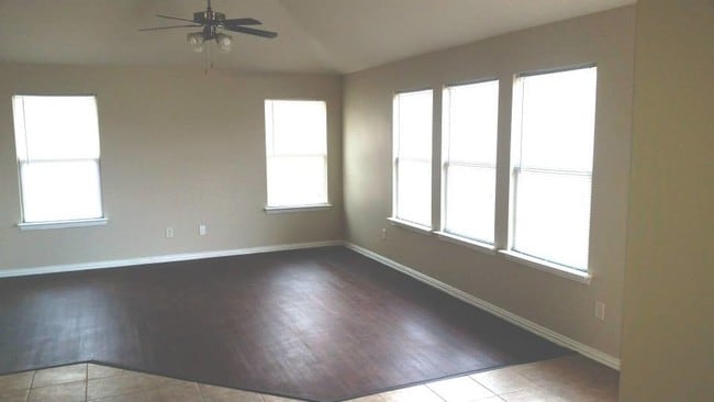 Building Photo - Longhorn Cove (NEW)