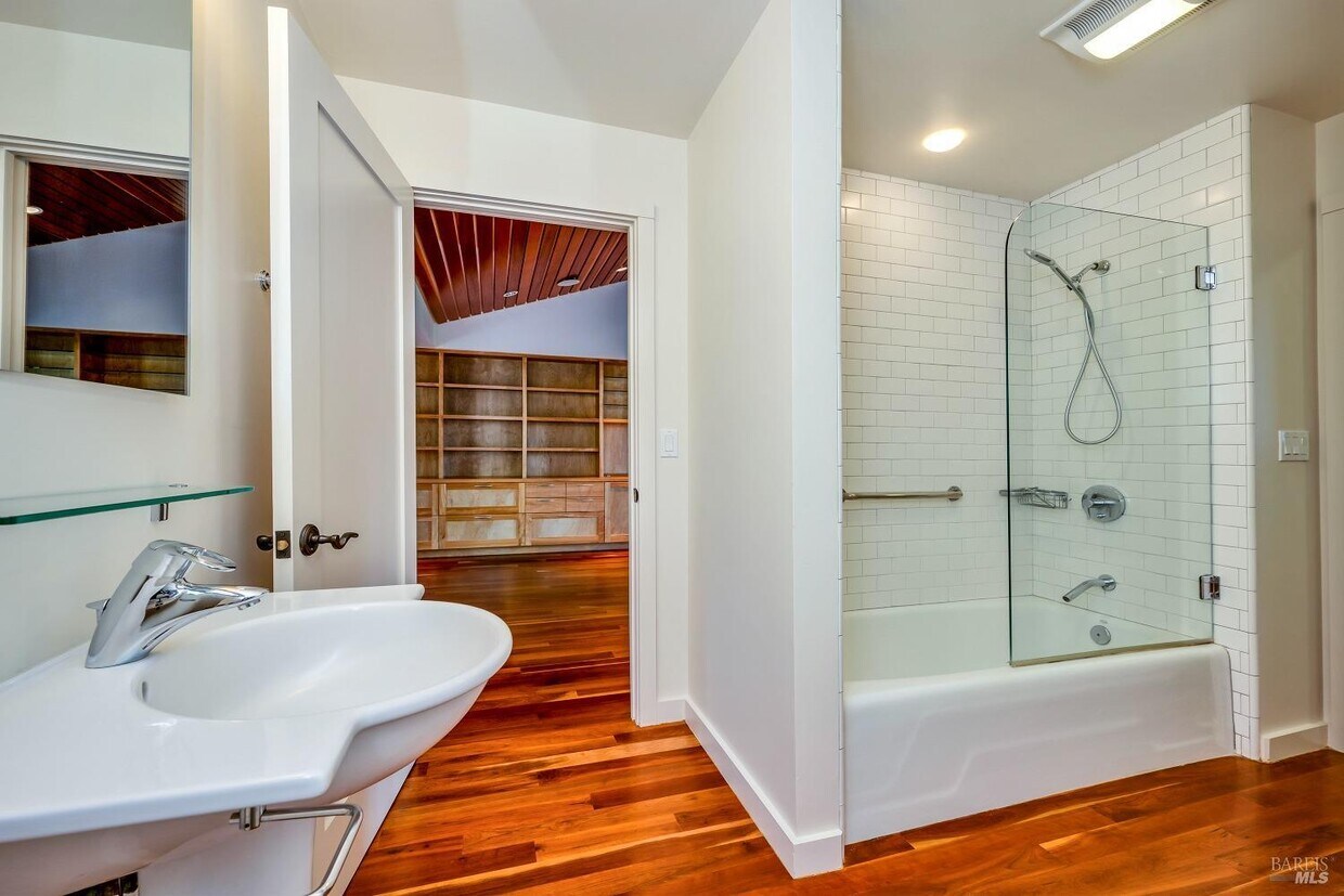 Foto principal - 516 Meadowood Ln