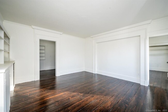 Foto del edificio - 987 Enfield St