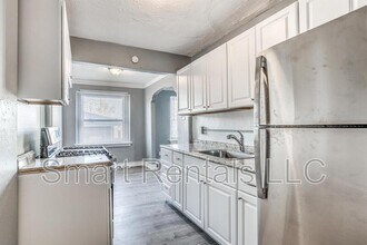Building Photo - 807 Clara Ave