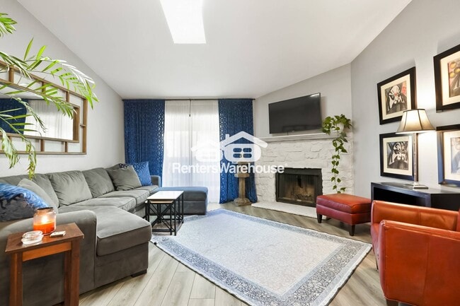 Building Photo - 8225 Fairmount Dr