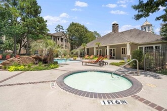 Building Photo - 2400 Spring Rain Dr