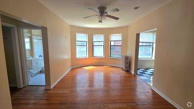 Building Photo - 7728 N Marshfield Ave