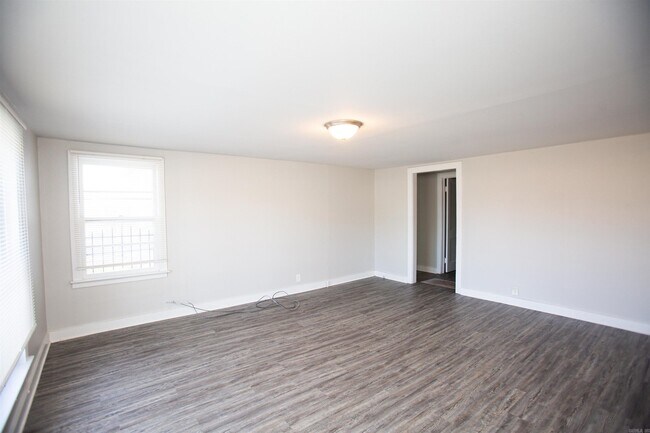 Foto del edificio - 6408 Gilbert Dr