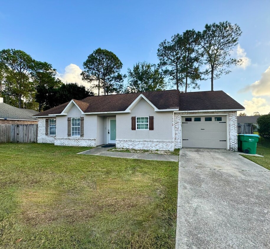 Foto principal - Beautifully Remodeled 3BD/2BA Home in Ocea...