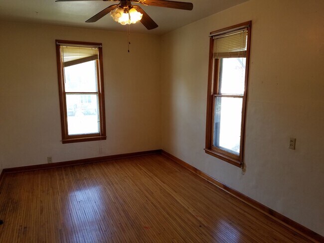 Foto del edificio - 5 Bedroom House in Cedar Falls