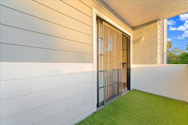 Foto del edificio - 350 Tile Ave