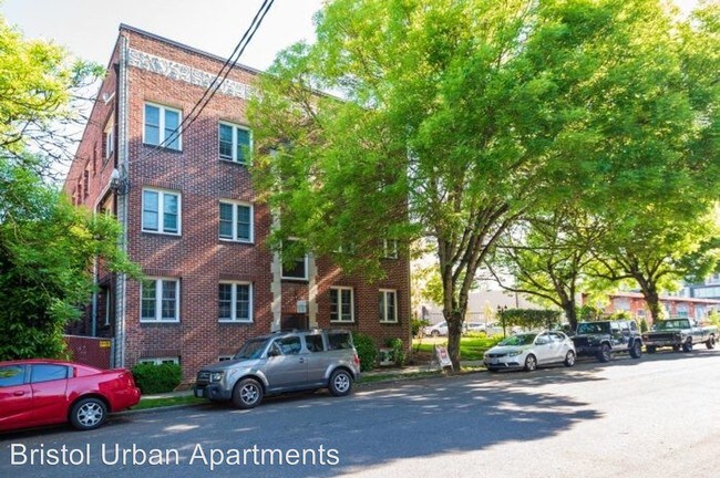 Building Photo - 2623 SE Ankeny St