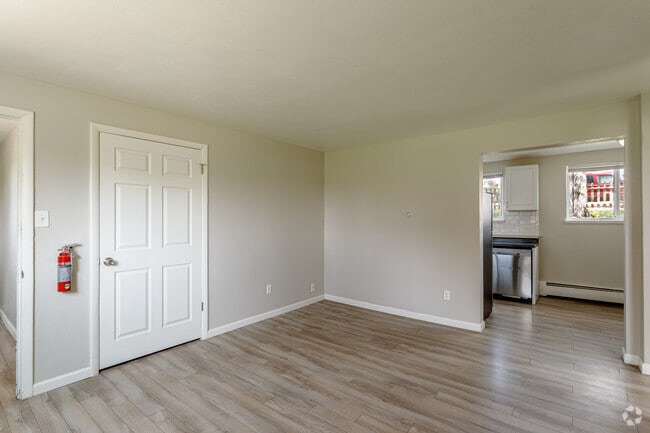 1BR, 1BA - 650 SF - Jellison Apartments
