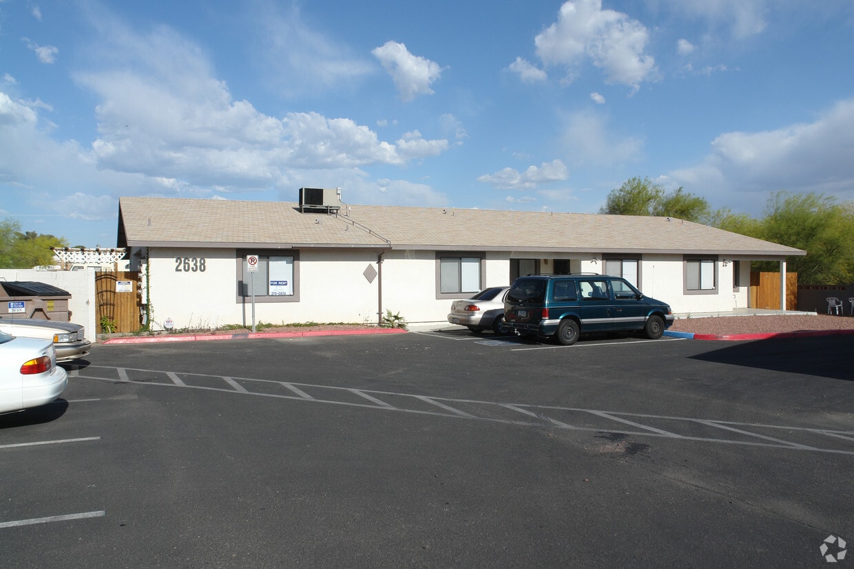 Primary Photo - 2638 N Los Altos Ave