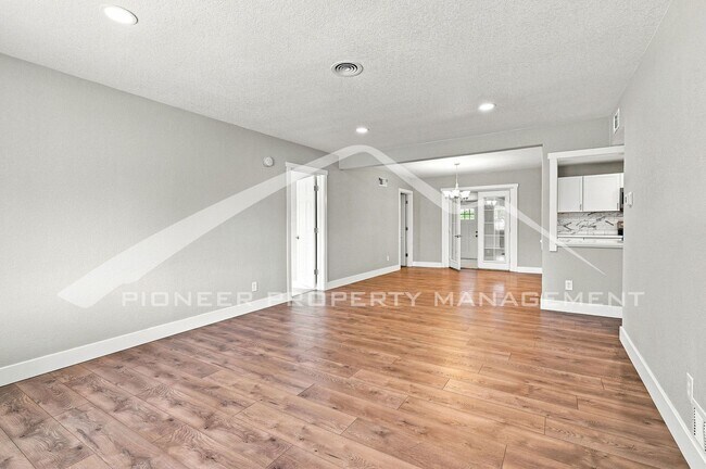 Foto del edificio - 1235 Scranton St