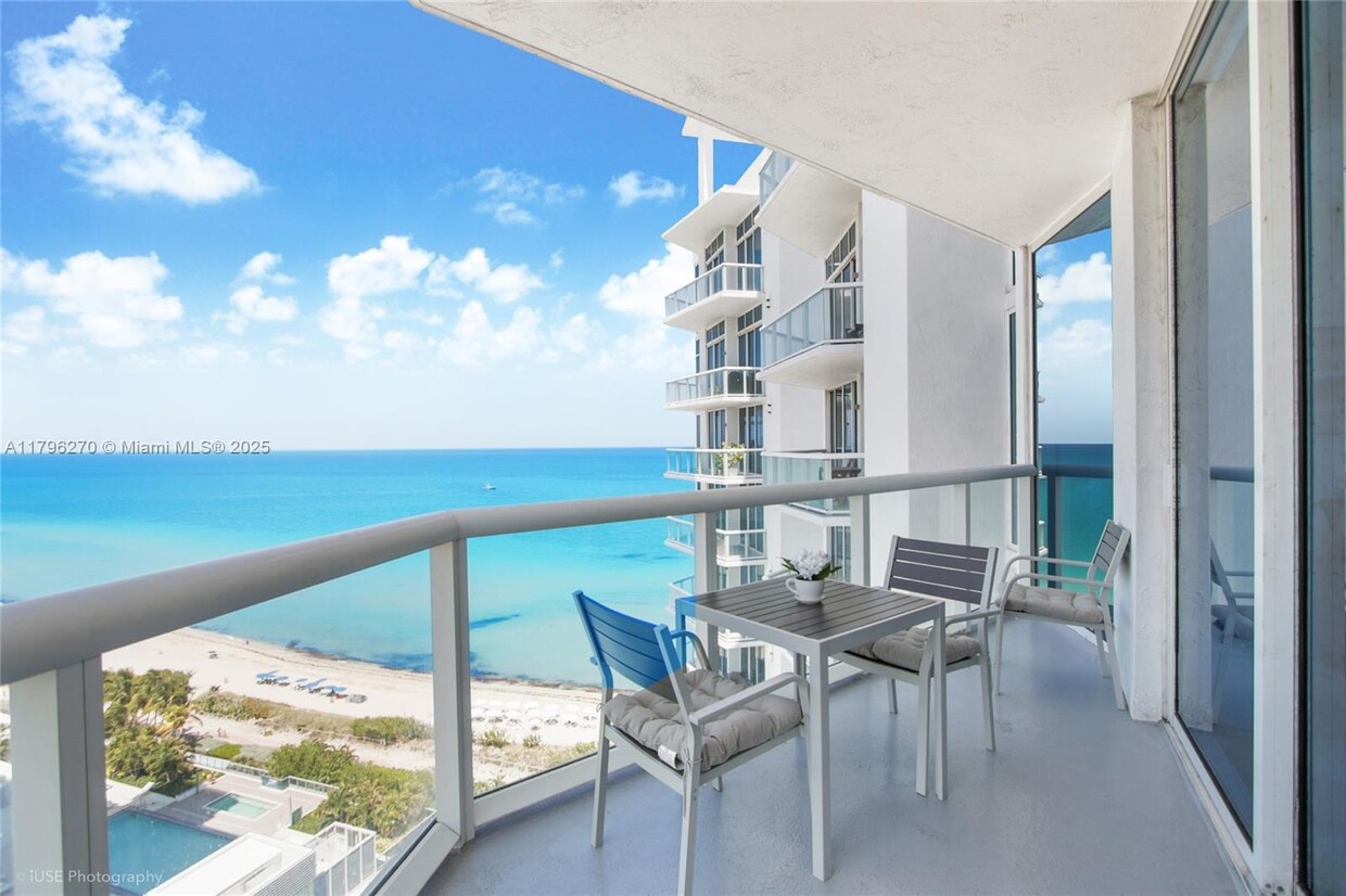 Primary Photo - 6515 Collins Ave