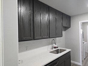Building Photo - 920 Lindy Ct