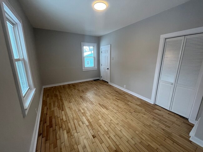 Building Photo - 180 Gillett St