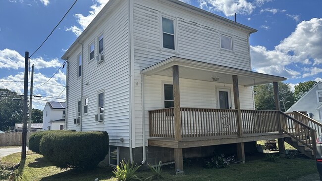Building Photo - 123 Puffer Ave