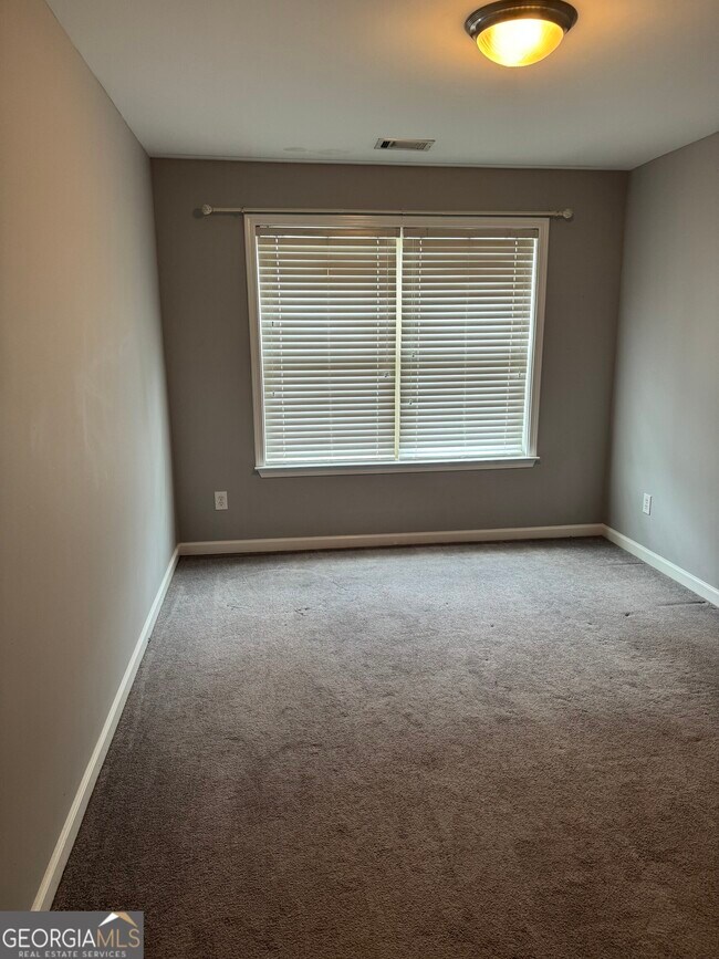 Building Photo - 542 Ivy Brook Way